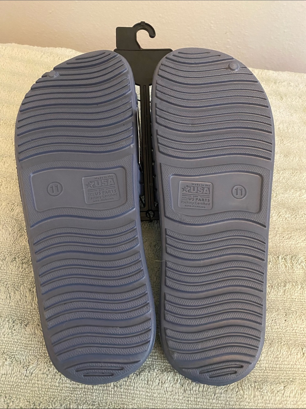 3/$20 Slide sandals - Picture 12 of 14